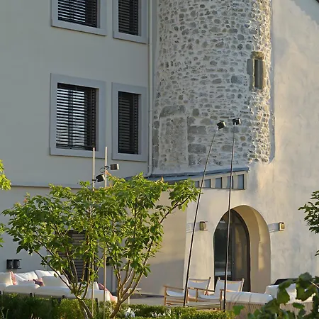 Chateau De Neydens *